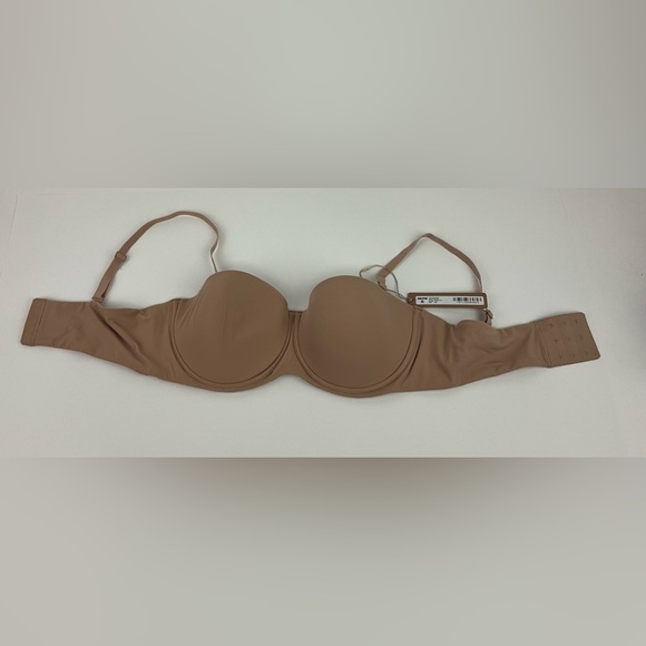 SKIMS Other - SKIMS Fits Everybody Strapless Bra Clay 36B NWT